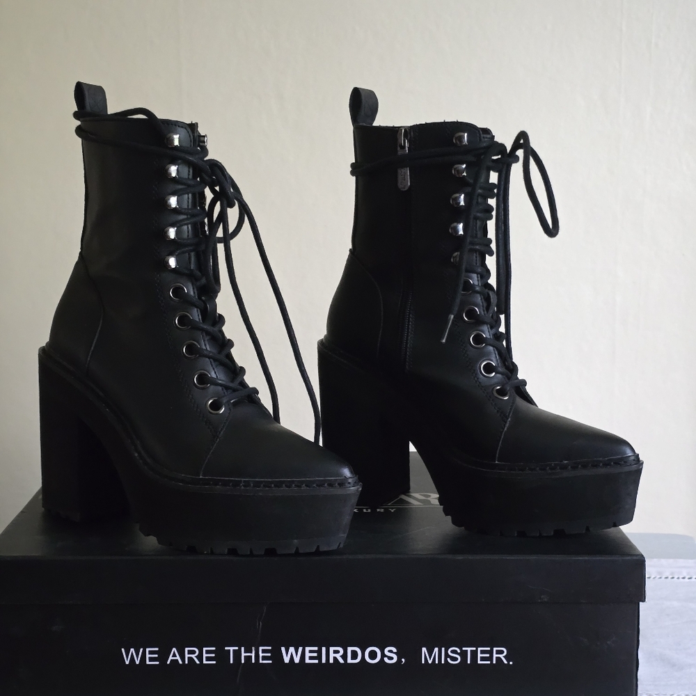 Killstar Salem City Lace Up Side Zip Boots Size US 6 Like New - Picture 9 of 12